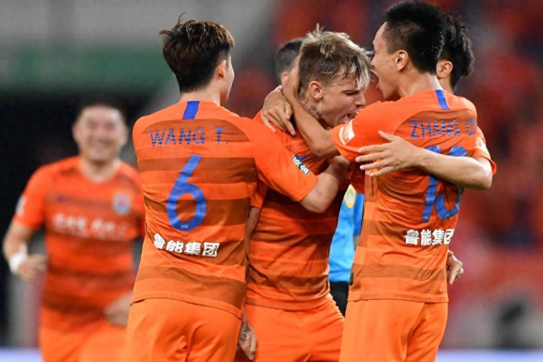 包含山东鲁能客场告捷，积分榜稳步攀升的词条