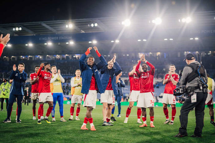 西汉姆联主场战胜布莱顿，英超保级形势有所改善