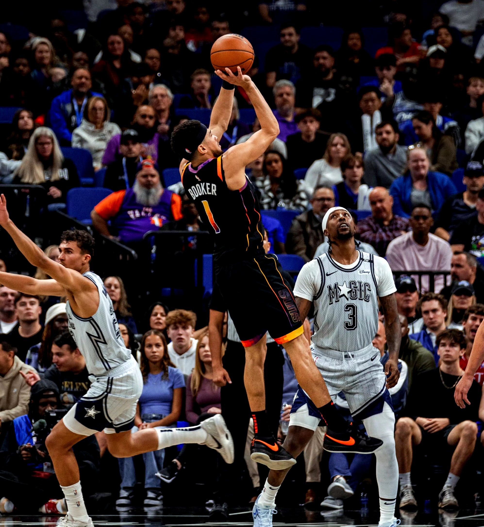 魔术惊险获胜,维斯布鲁克遭遇伤停 魔术惊险获胜,维斯布鲁克遭遇伤停