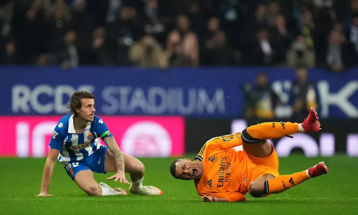 包含西班牙篮球甲级联赛强强碰撞的词条