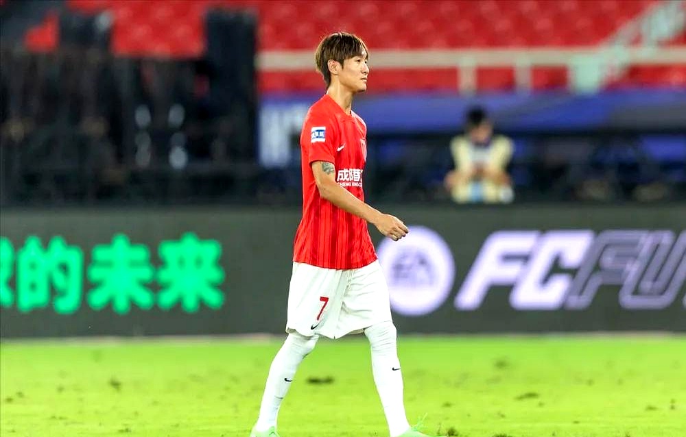 格林斯比镇积极备战榜首对决 格林斯比镇积极备战榜首对决