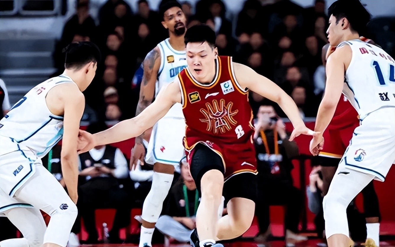 格林斯比镇积极备战榜首对决 格林斯比镇积极备战榜首对决