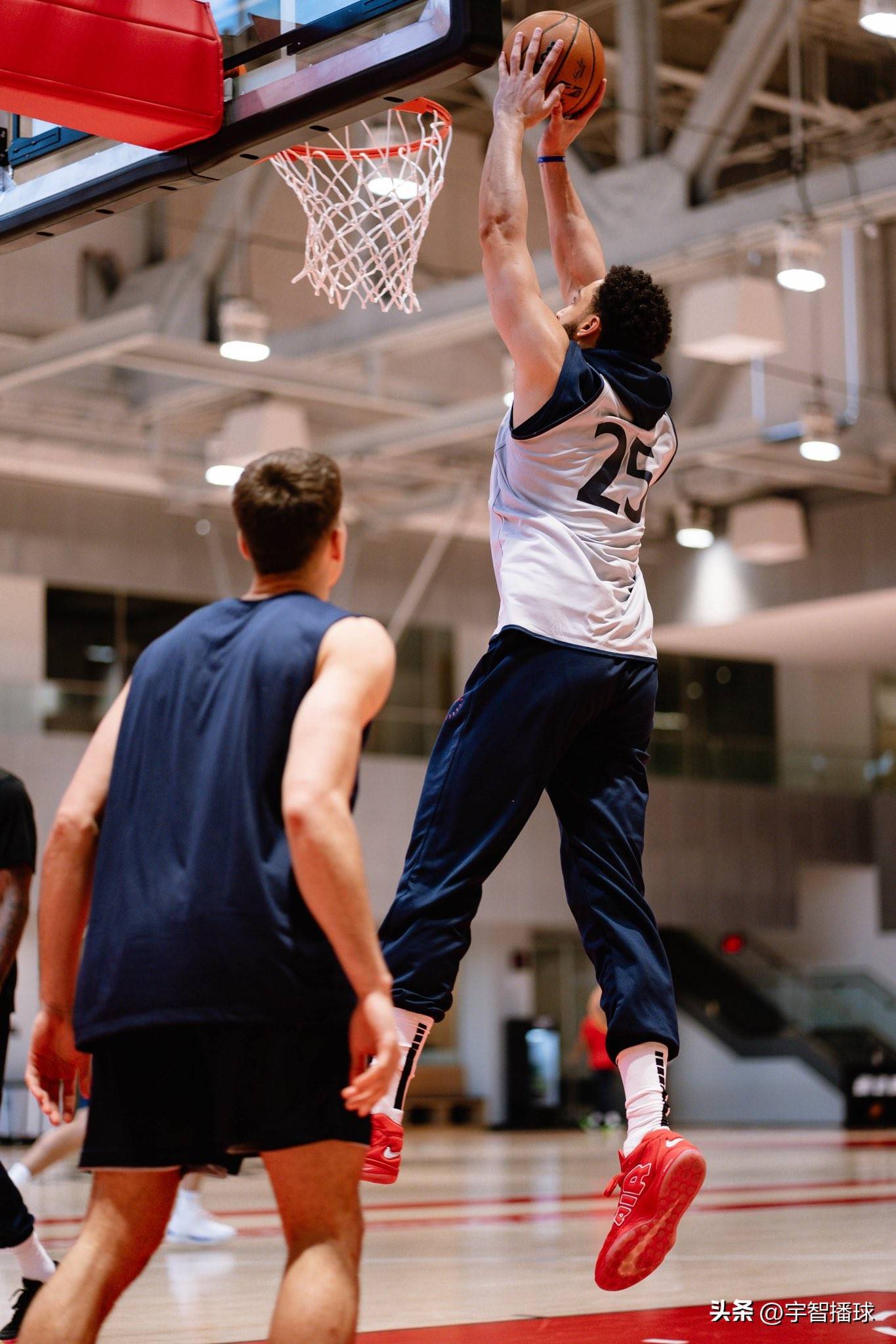 包含洛杉矶快船队大获全胜，势不可挡的词条