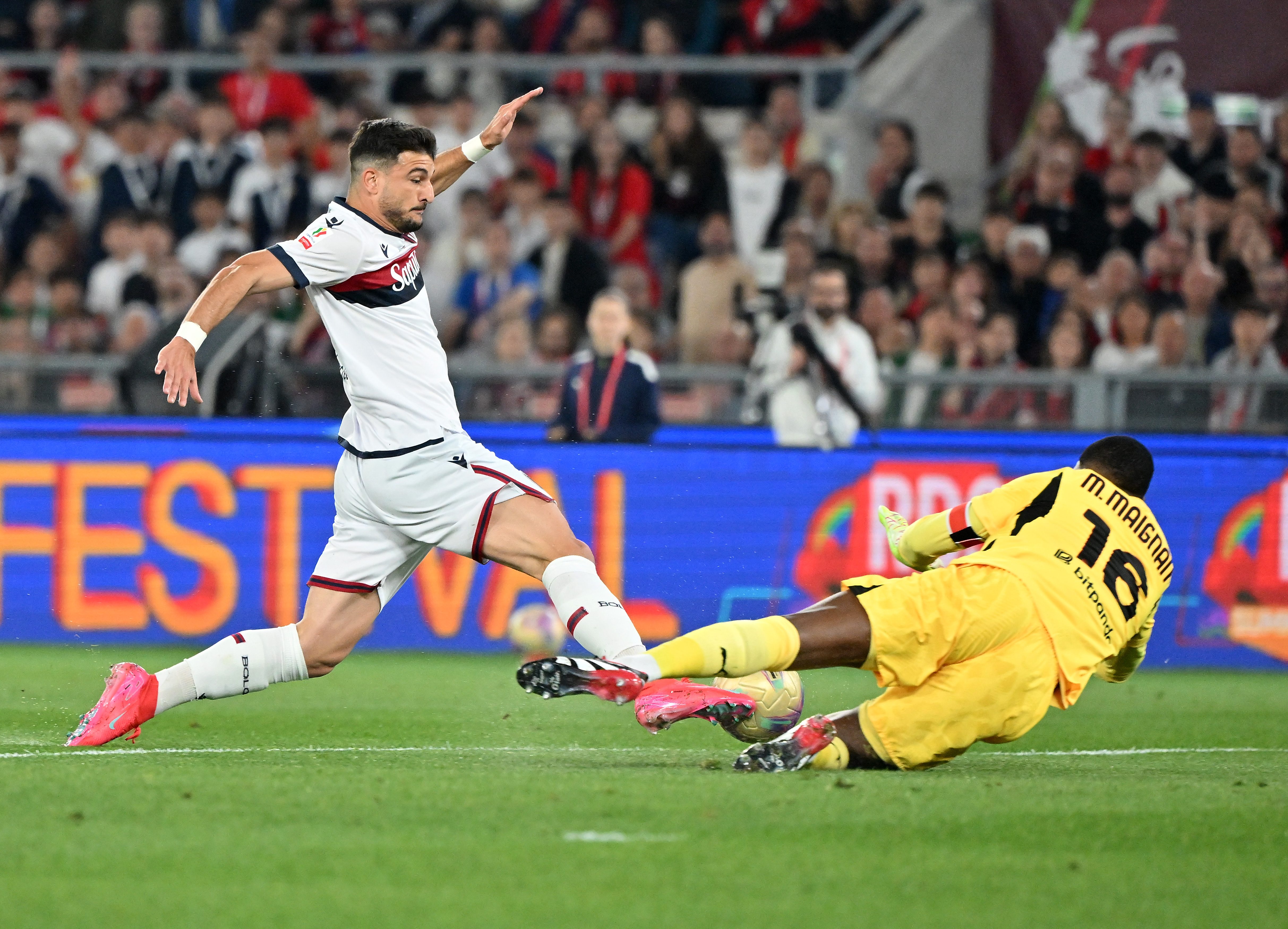 意大利足球比赛中的一场精彩对决 意大利足球比赛中的一场精彩对决