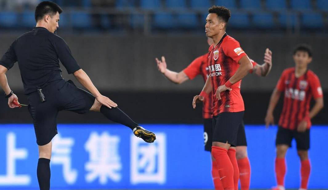 包含上港横扫后，输球迎来胜利颠倒的词条