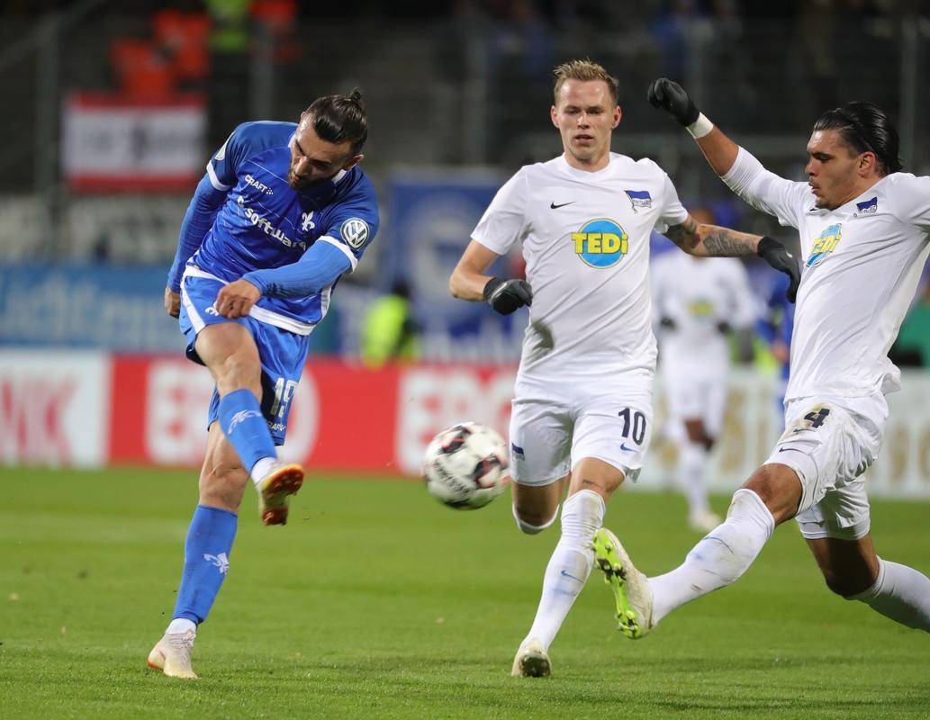 波鸿陷入主场困境，保级艰难