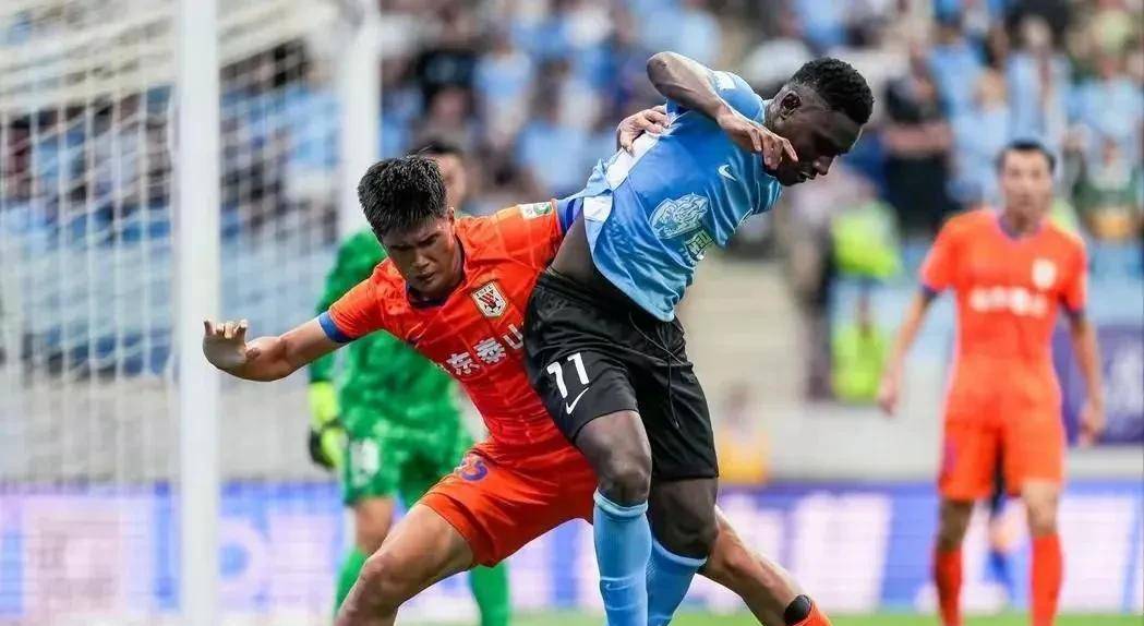 关于足球赛事剑拔弩张,胜负难分悬念重重的信息 关于足球赛事剑拔弩张,胜负难分悬念重重的信息