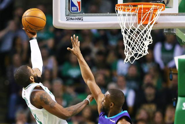 包含公牛不敌雄鹿，洛瑞无力支撑的词条