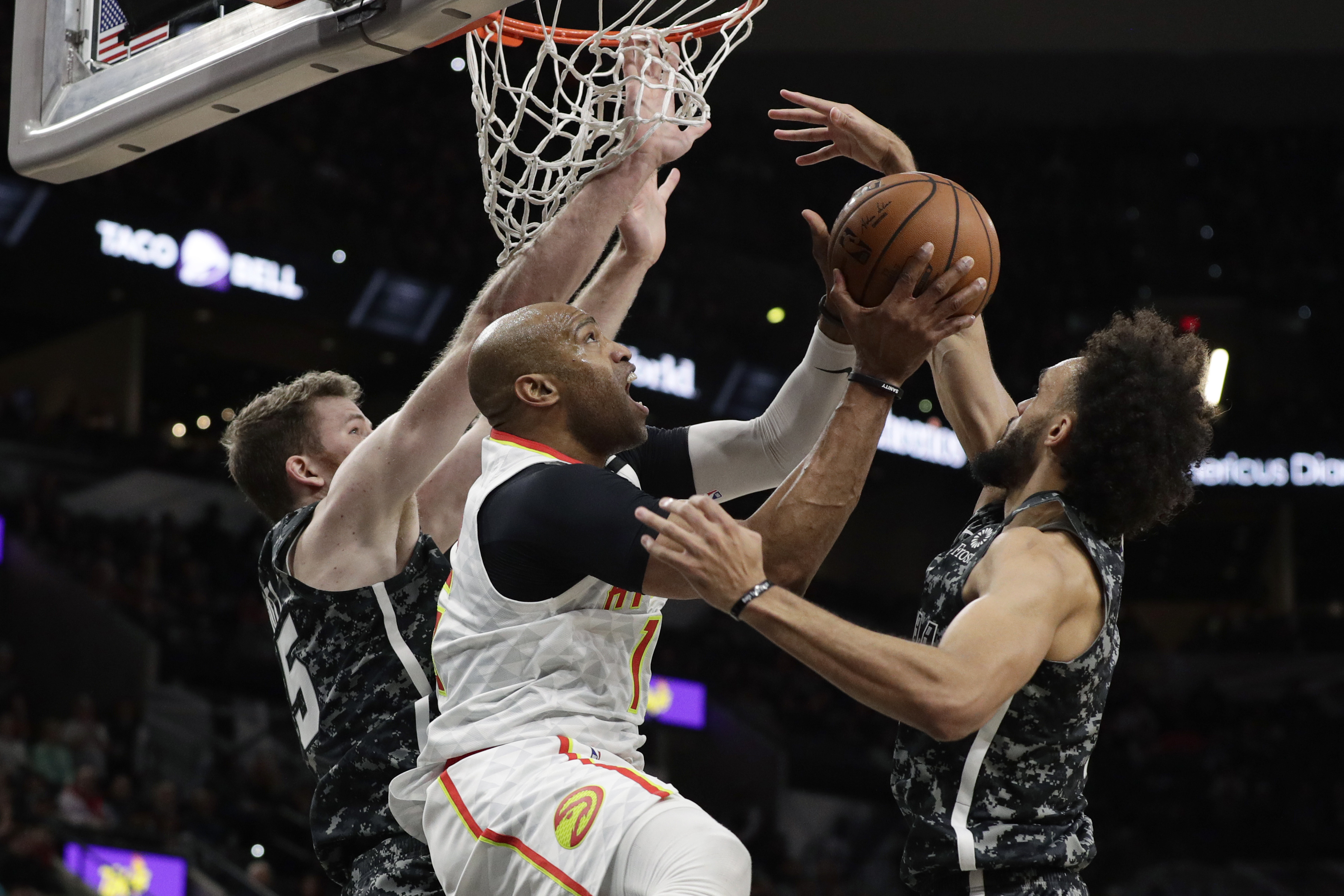 关于马刺大胜老鹰，德罗赞迅速找到状态的信息