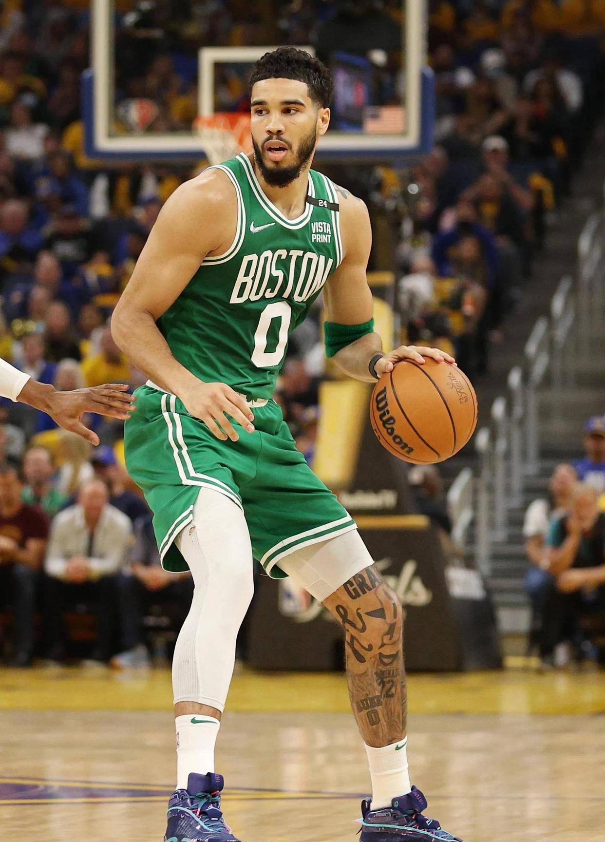 魔术险胜尼克斯，保住优势的简单介绍