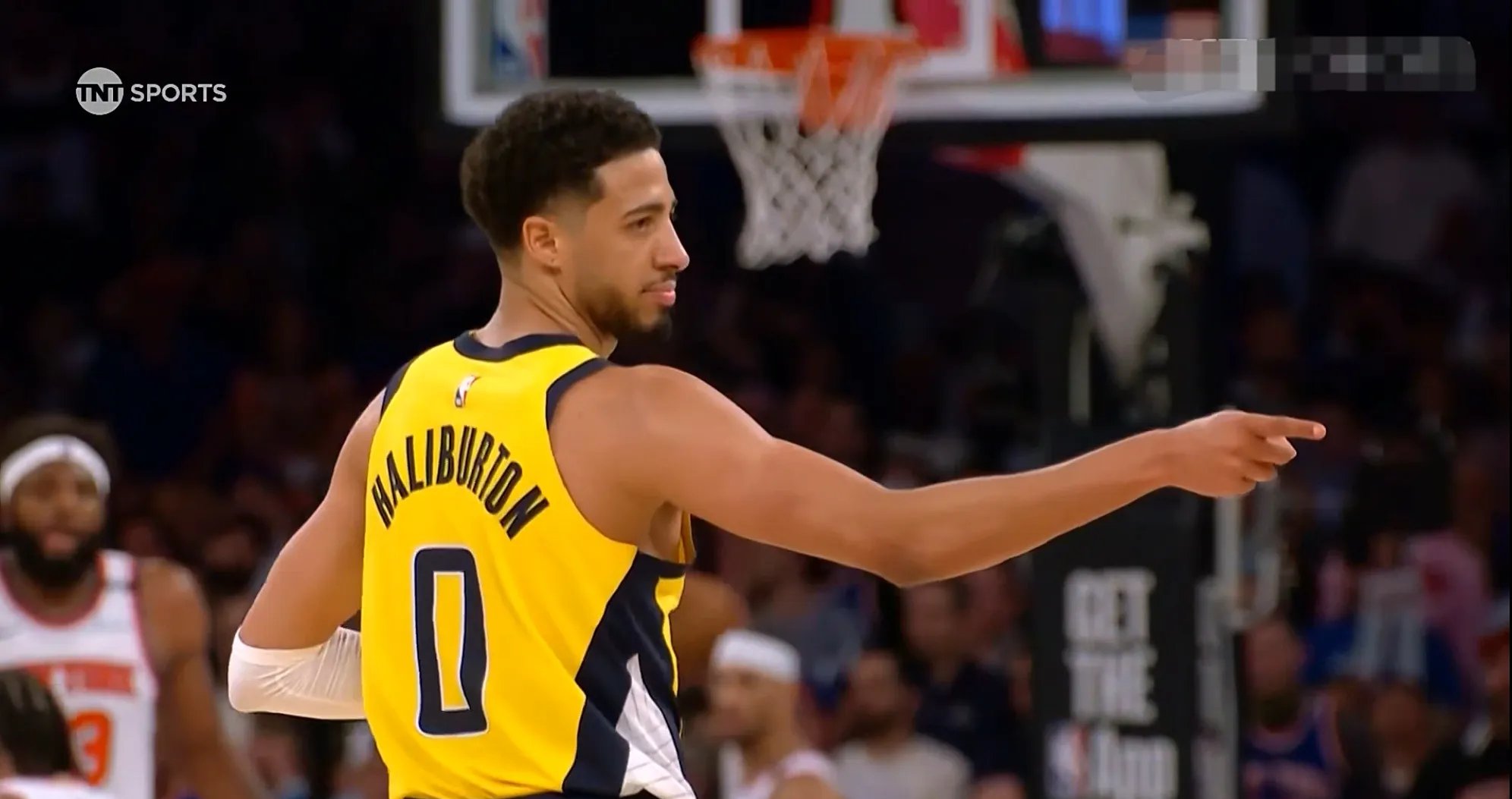 魔术险胜尼克斯，保住优势的简单介绍