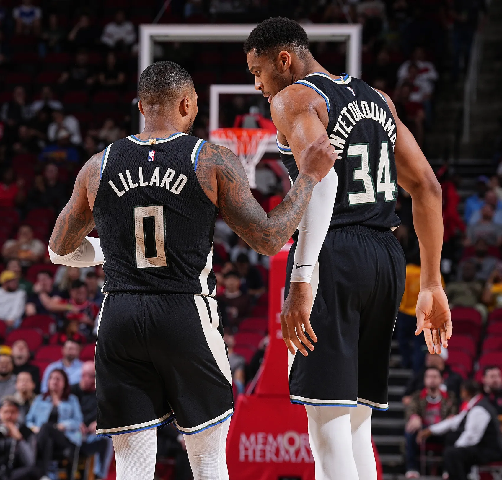 关于雄鹿横扫篮网,取得三连胜的信息 关于雄鹿横扫篮网,取得三连胜的信息